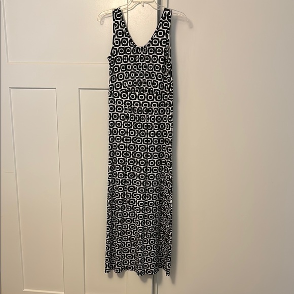Ann Taylor Black and White Sleeveless V-Neck Sundress - Picture 3 of 5